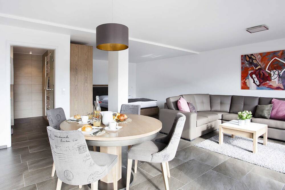 Ganze Wohnung, Modernes Apartment mit gehobener Ausstattung in Montabaur, Lahn-Taunus