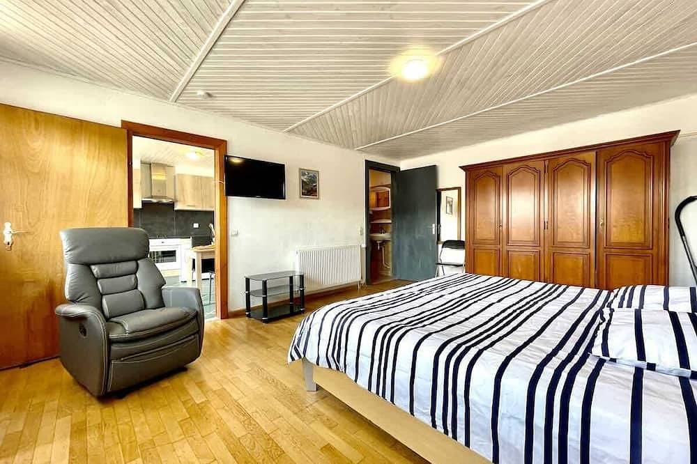 Entire apartment, Angèle in La Vôge-les-Bains, Épinal region