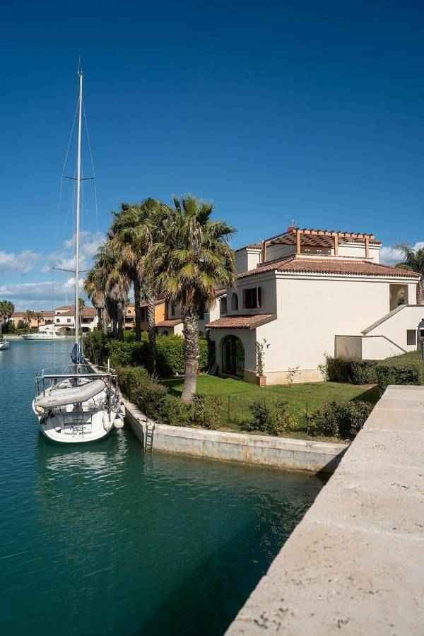 Villa per 6 persone, con panorama e terrazza nonché giardino, con animali domestici in Basilicata