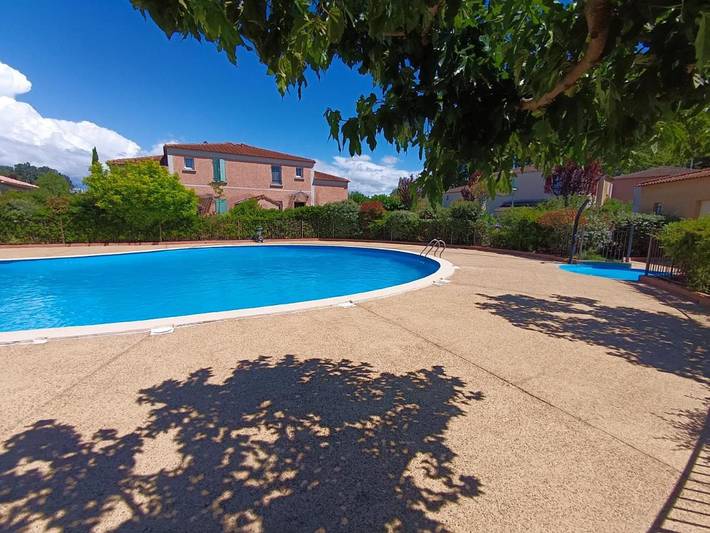 Location de vacances pour 4 personnes, avec jardin ainsi que vue et piscine à Loriol-du-Comtat - 4