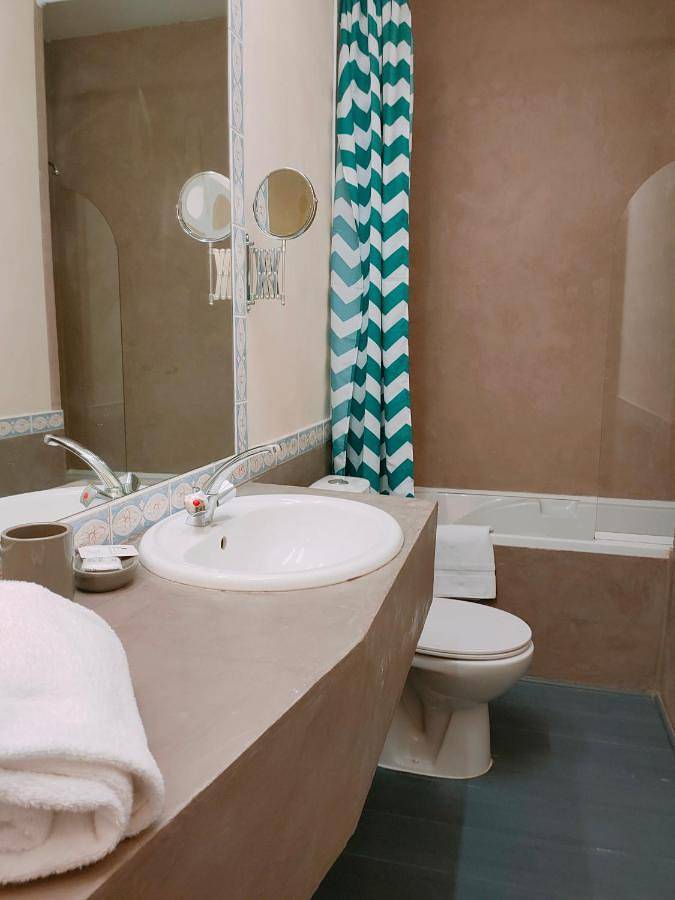 Double Room in Saint-Pol-sur-Ternoise, Région d'Arras