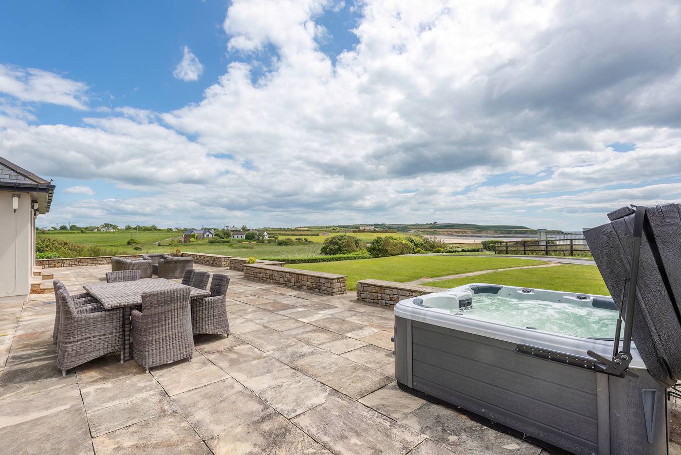 Villa for 10 Guests in County Waterford, Munster