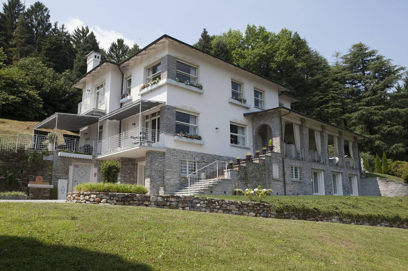Villa Ermelinda in Baveno, Comune di Baveno
