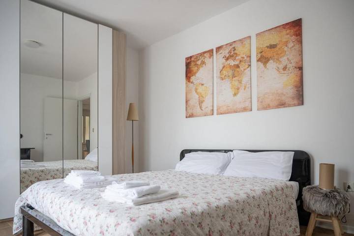 Ferienwohnung für 5 Personen, mit Balkon und Ausblick in Tirano