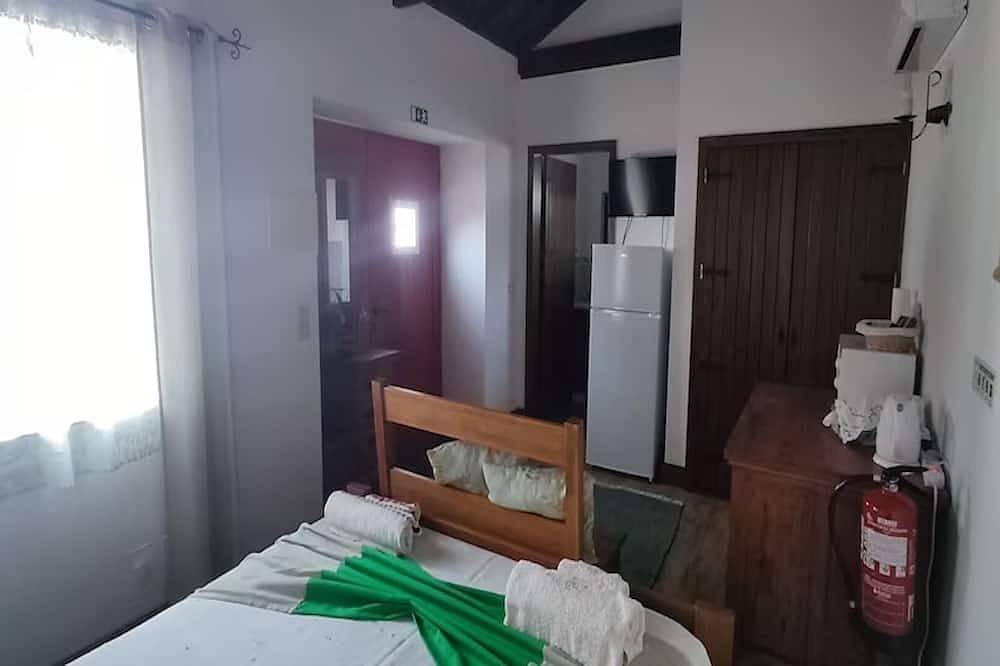 Oxen Car House 1 Bedroom in Capelo, Faial