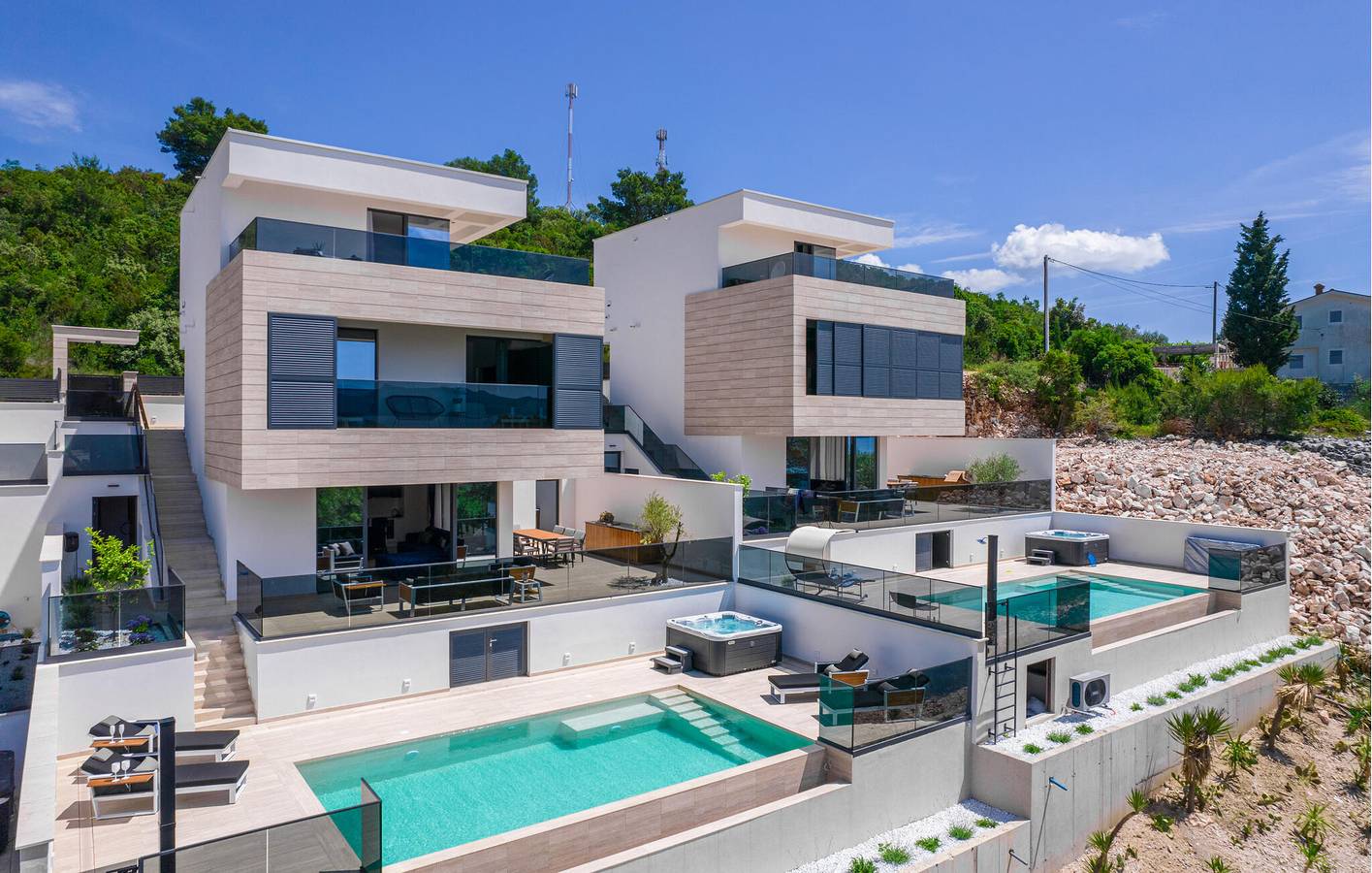 Gemütliche Ferienwohnung mit Meerblick, Pool und Terrasse – 2,5 km vom Strand entfernt in Komarna, Dubrovnik-Neretva