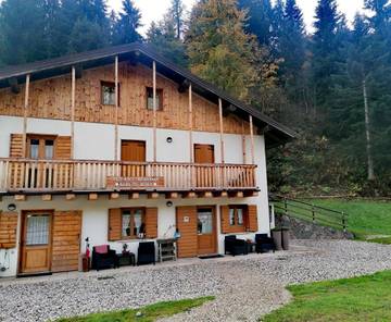 Cottage pour 4 personnes, avec sauna ainsi que vue et jardin à Transacqua
