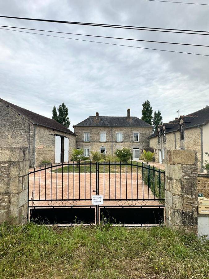 Chambre d’hôte pour 3 personnes, avec vue ainsi que terrasse et jardin dans Le Chevain