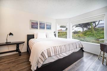 Log Cabin for 8 People in Rockaway Beach, Oregon Coast, Photo 3