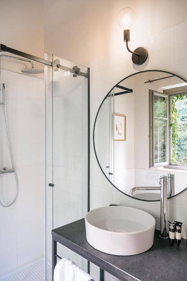 Location de vacances pour 2 personnes, avec Balcon et Terrasse ainsi que Jardin et Piscine à Orta San Giulio - 3