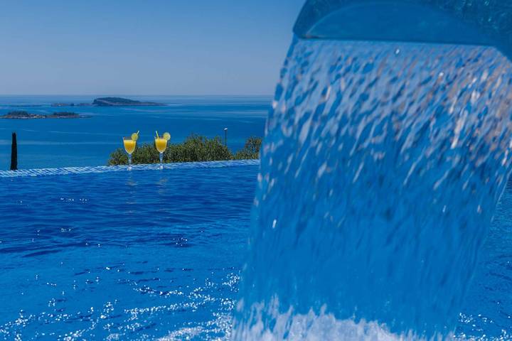 Ferienhaus für 10 Personen, mit Pool in Plat