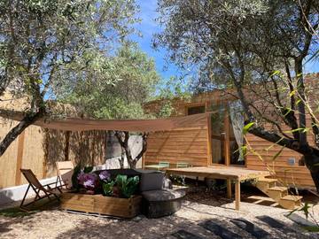 Gîte pour 2 personnes, avec jardin ainsi que jacuzzi et terrasse dans Golf de Servanes