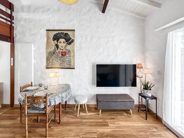 Gîte pour 3 personnes, avec jardin et terrasse à Médis