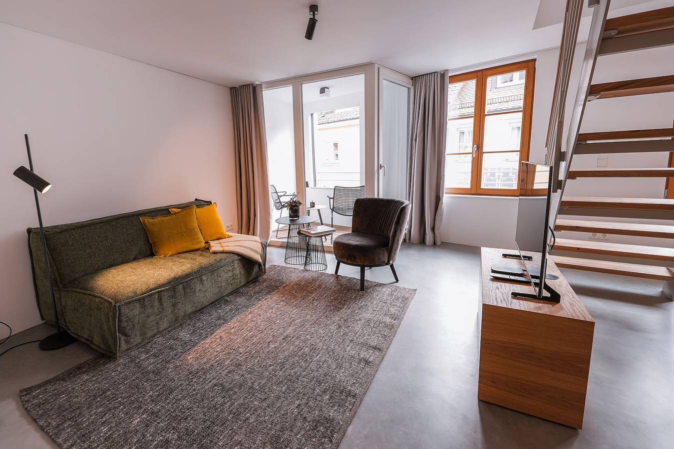 Entire apartment, Apartment '4 persons' with covered loggia on the 3rd floor in the immediate vicinity of the lake in Überlingen, Region Bodensee-Oberschwaben