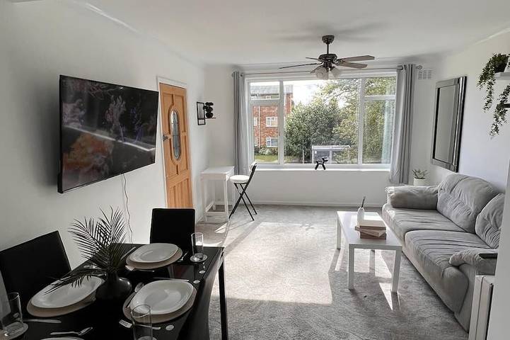 Apartment for 4 people in Coventry
