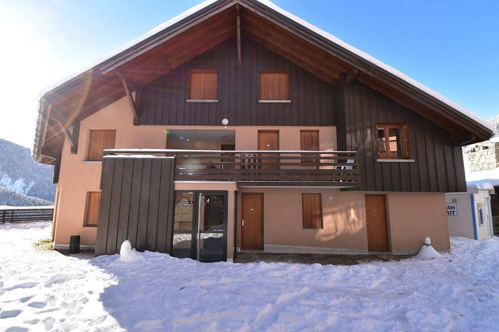 Entire apartment, Cochette 1 Apt 9 - One Bedroom Apartment, Sleeps 4 in Vaujany, Écrins National Park