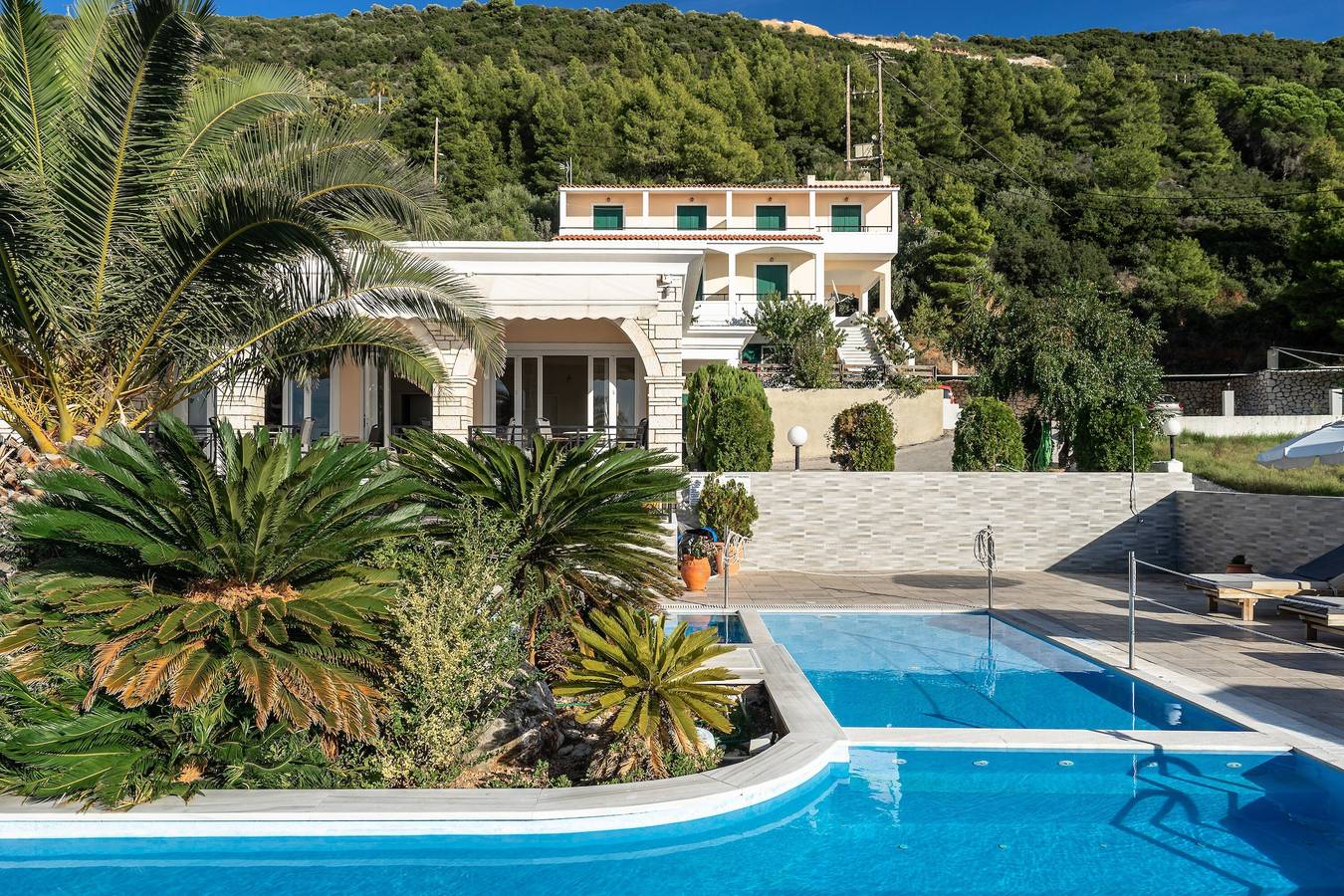 Entire studio, Hotel Apartment 'Sunset Supreme Studio C' with Sea View, Shared Pool & Wi-Fi in Agios Nikitas, Greece