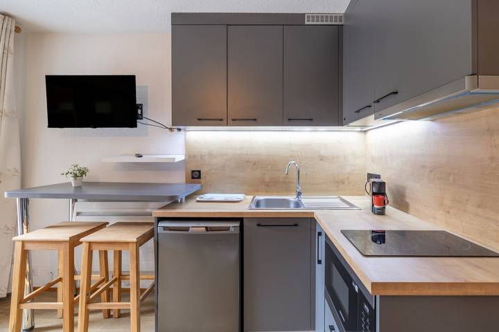 Entire apartment, Apartment 'Studio Haut De Gamme Contamines' with Mountain View and Balcony in Les Contamines-Montjoie, Pays du Mont-Blanc