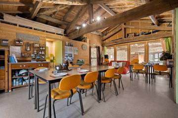 Maison De Vacances pour 8 Personnes dans Haute-Rivoire, Lyon et ses environs, Photo 1