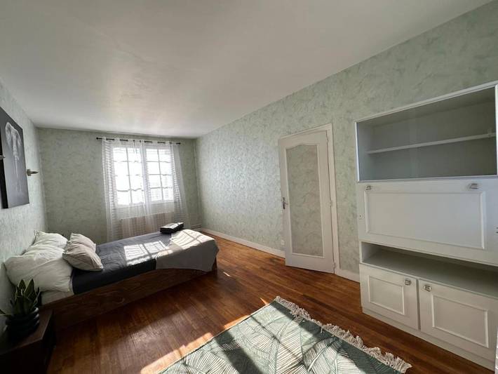 Gîte pour 2 personnes, avec Terrasse ainsi que Jardin et Vue à Nantheuil