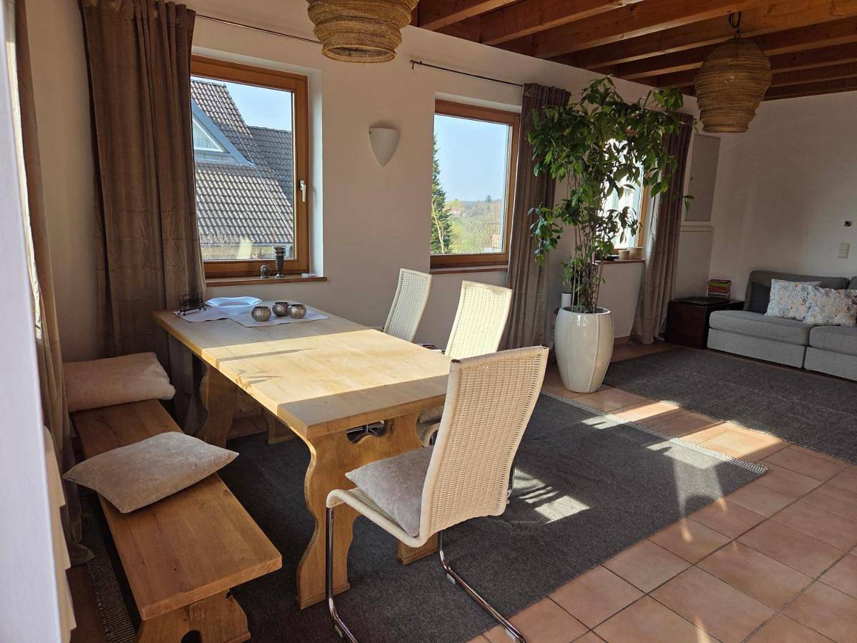 Appartement entier, Gemütliche Wohnung mit Terrasse mit tollem Fernblick in Alzenau, Spessart-Mainland