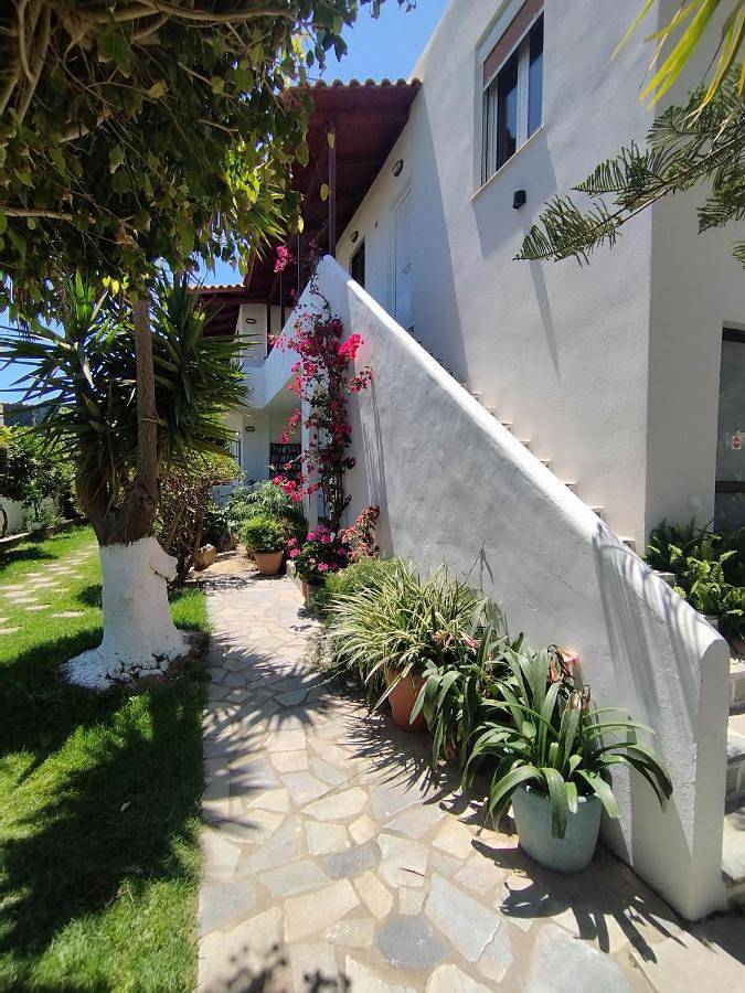 Ferienwohnung für 2 Personen, mit Garten und Pool sowie Kinderpool und Ausblick, mit Haustier in Plakias - 2