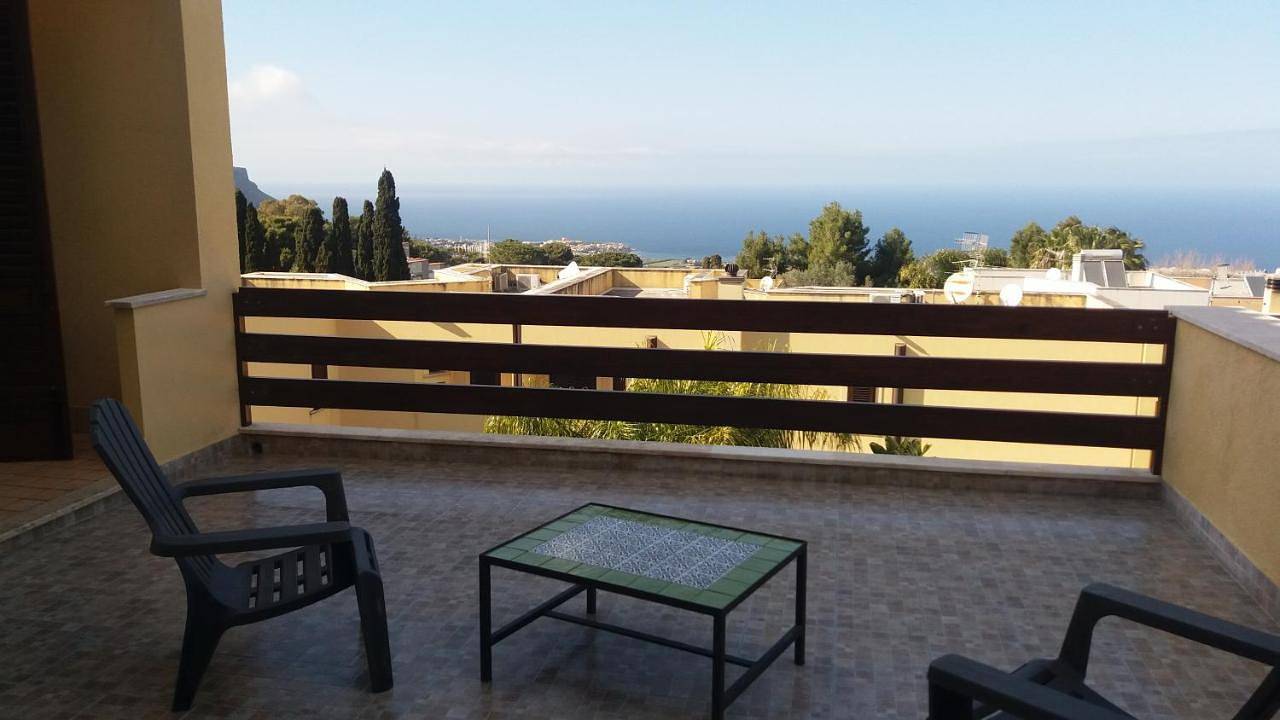 Double Room with Private Bathroom in Valderice, Provincia di Trapani