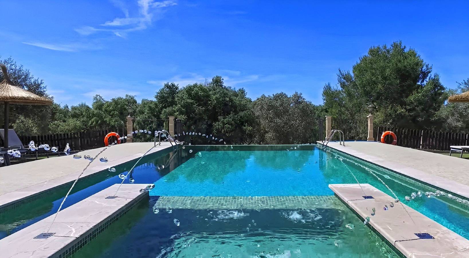 Country House 'Canova' with Mountain View, Wi-Fi and Air Conditioning in Ariany, Majorca Center