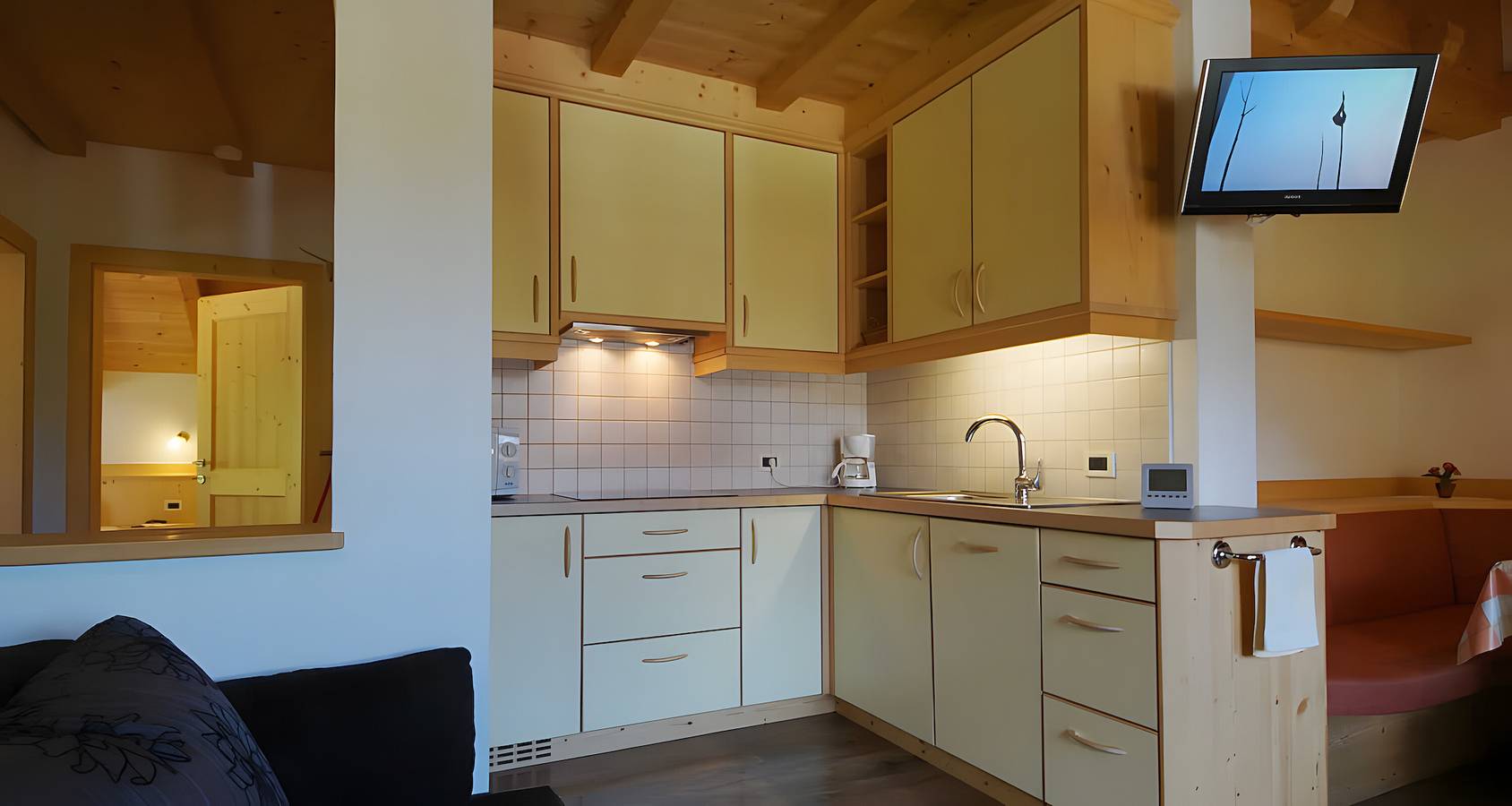 Entire apartment, Apartment 'Rît' with Mountain View, Shared Terrace and Wi-Fi in La Val, Dolomiti Superski