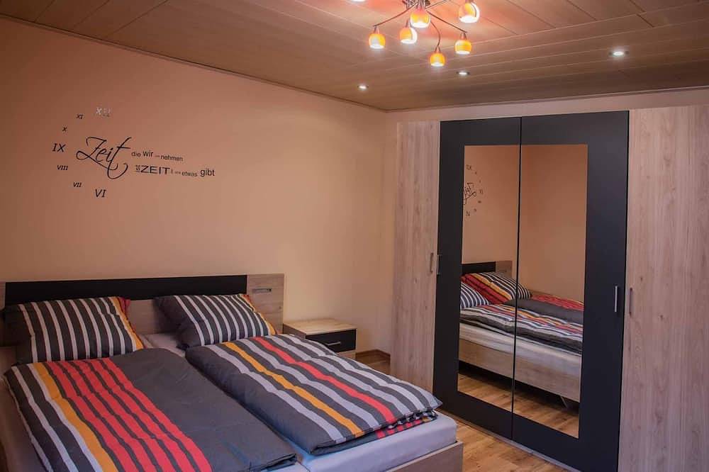 Ganze Wohnung, Ferienwohnung (120qm) inkl. Eintritt ins Erlebnisbad in Steinwiesen, Frankenwald
