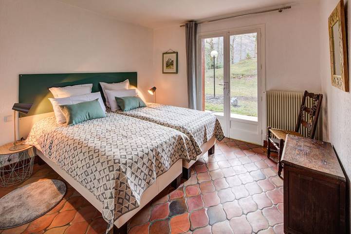 Maison d'architecte sans vis à vis en vallée d'Ossau, parc 7000m2, spa en option in Béost, Béarn