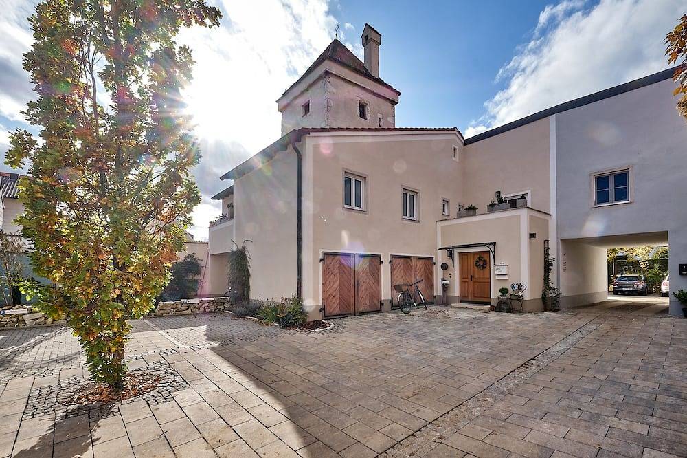 Ganze Wohnung, Apartment mit Balkon / 1 Schlafzimmer in Kelheim, Ostbayern