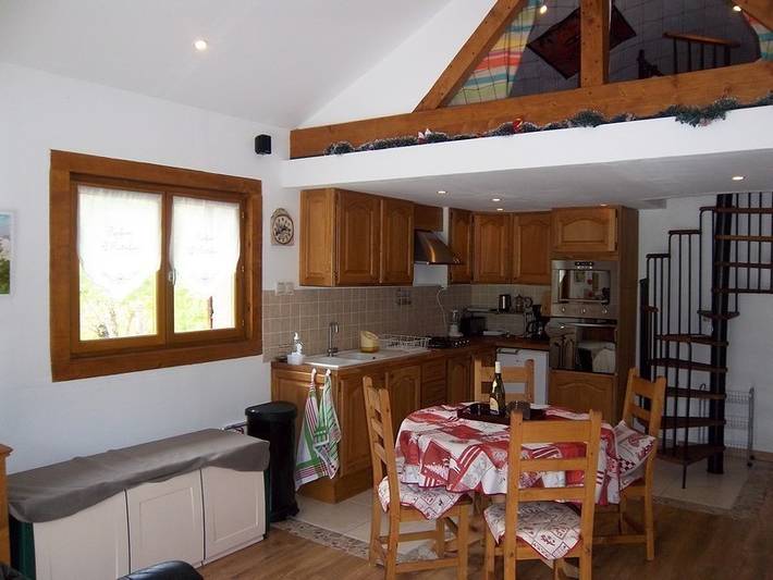 Gîte pour 4 personnes, avec jardin à Les Déserts - 3