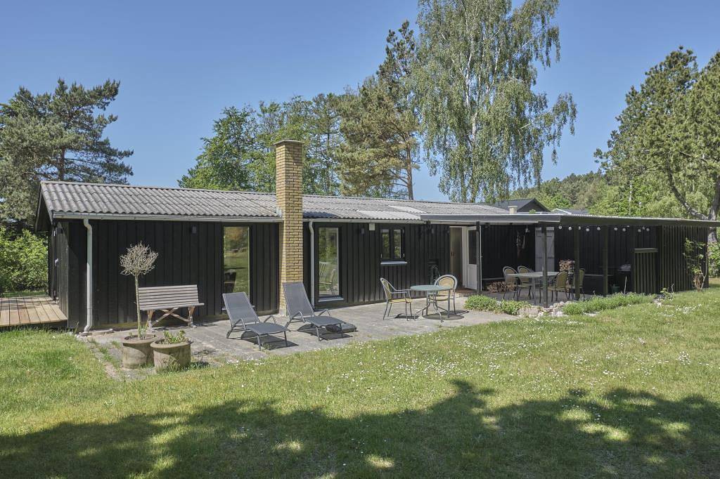 Cozy and Well-Maintained Holiday Home Close to Forest, Beach and Ebeltoft Town in Øerne, Ebeltoft