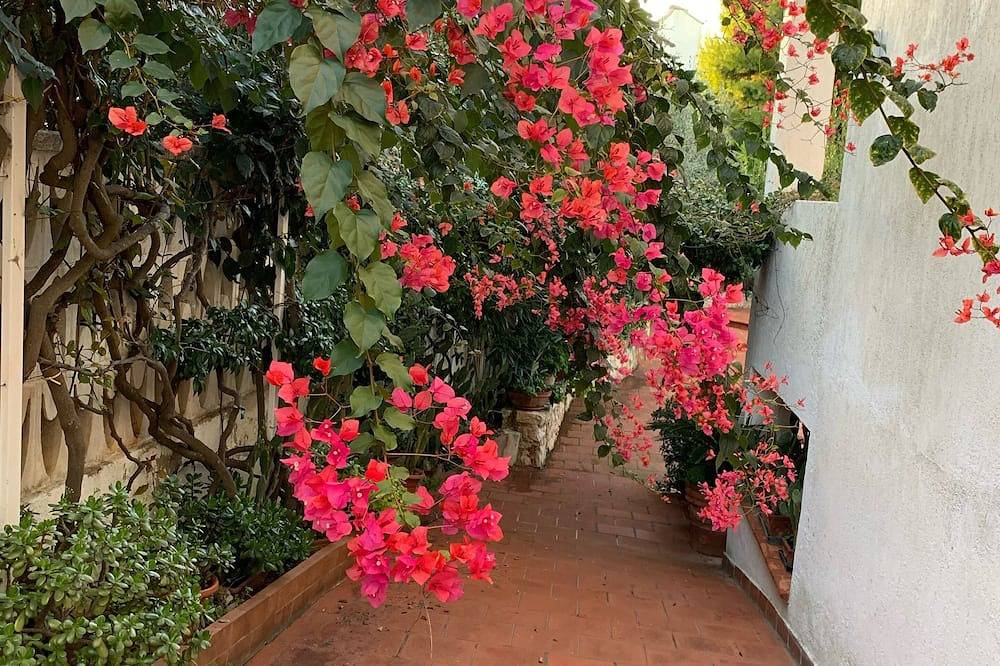 Villa stile Greco/ Mediterranea di mq 200, con interni eleganti, family friendly in Rosa Marina, Salento