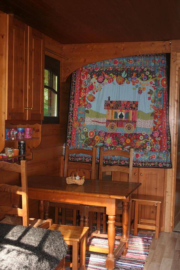 Tente pour 4 personnes, avec jardin et piscine ainsi que vue et terrasse, animaux acceptés en Charente-Maritime - 2