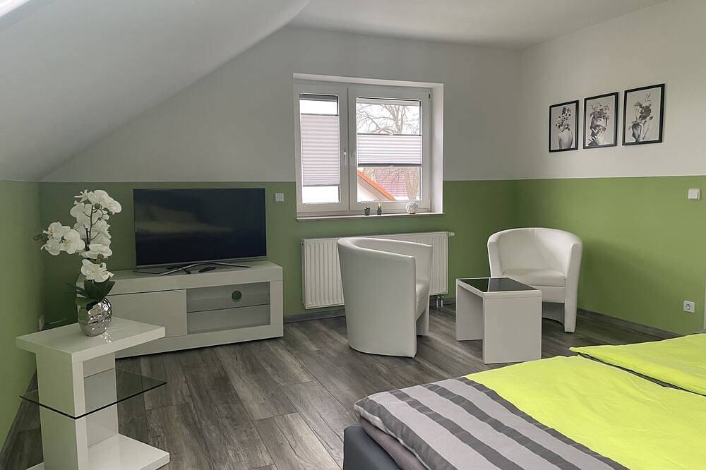Ganze Wohnung, Liebevoll eingerichtete Ferienwohnung für 2 bis 6 Personen 80 qm in Plötzin, Werder