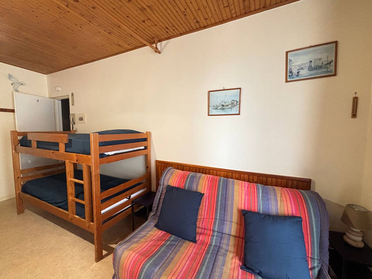 Entire studio, Simple studio near the beach with balcony in Les Sables-d'Olonne, Vendée