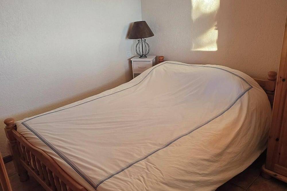Appartement de  37 m2 dans Rdc chalet vue lac plein sud in Puy-Sanières, Parc national des Écrins