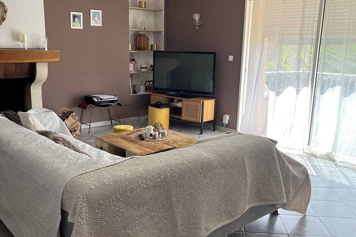 Gîte pour 6 personnes, avec jardin à Vénéjan - 3