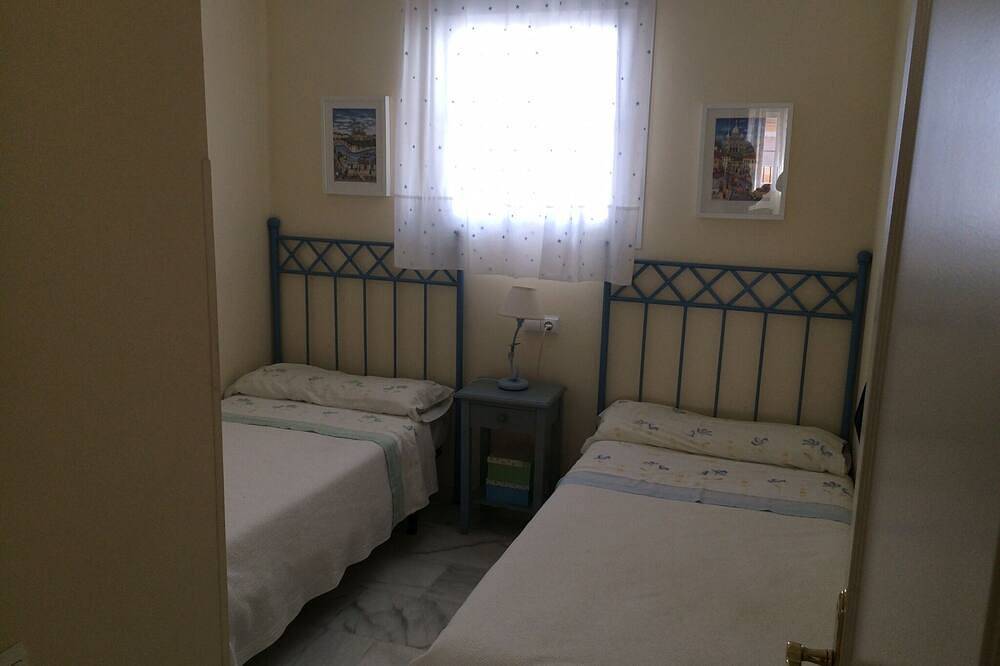 Appartement entier, Precieux Grenier Très Prudent, calme, ensoleillé et proche de la plage in Costa Ballena, Rota