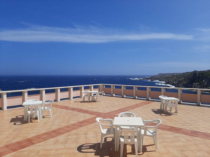 Gîte pour 6 personnes, avec jardin ainsi que vue sur l’océan et piscine, adapté aux familles dans Santa Teresa Gallura - 2