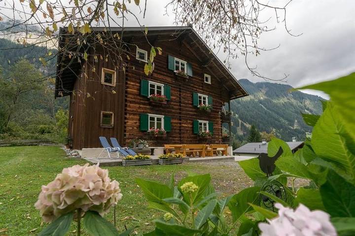 Ferienhaus für 10 Personen, mit Balkon und Terrasse sowie Garten in Gaschurn und Umgebung