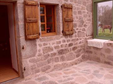 Gîte pour 4 personnes, avec terrasse dans Saint-Angel