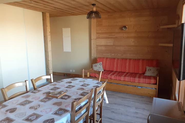 Gîte pour 5 personnes, avec sauna et jacuzzi ainsi que jardin et balcon à Jarrier - 4