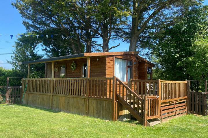 Log cabin for 4 people, with Balcony and Garden in County Cork