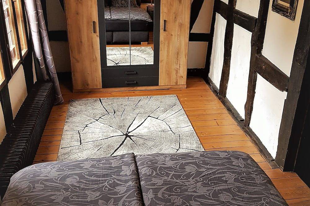 Ganze Wohnung, In der Wetterburg /Ferien im Mittelalter-Ritterzeit  Bad Arolsen Twistesee 130qm in Bad Arolsen, Twistesee