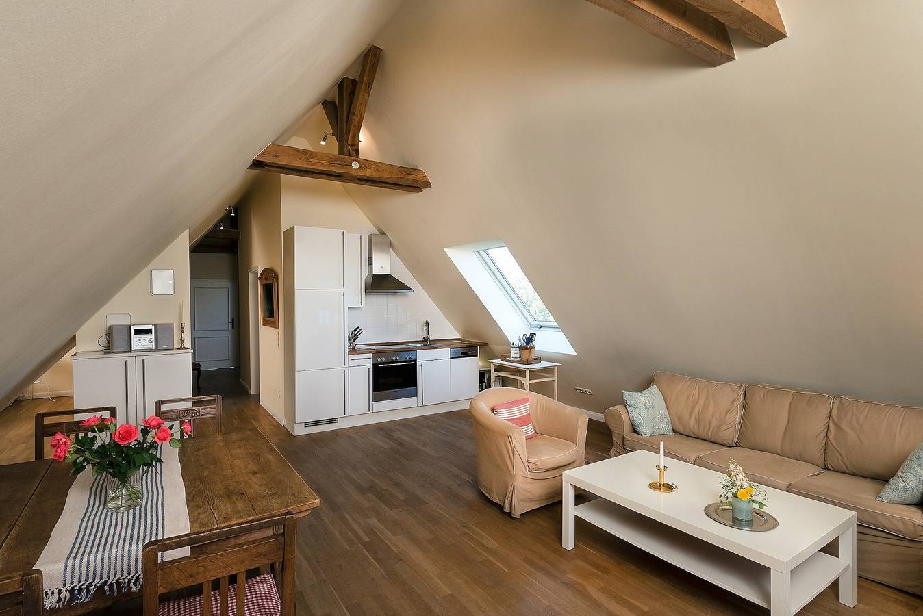 Ganze Wohnung, Ferienwohnung "Gut Grubnow Rügen - 8" mit Seeblick, Gemeinschaftsgarten und Wlan in Neuenkirchen (Rügen), Rügen