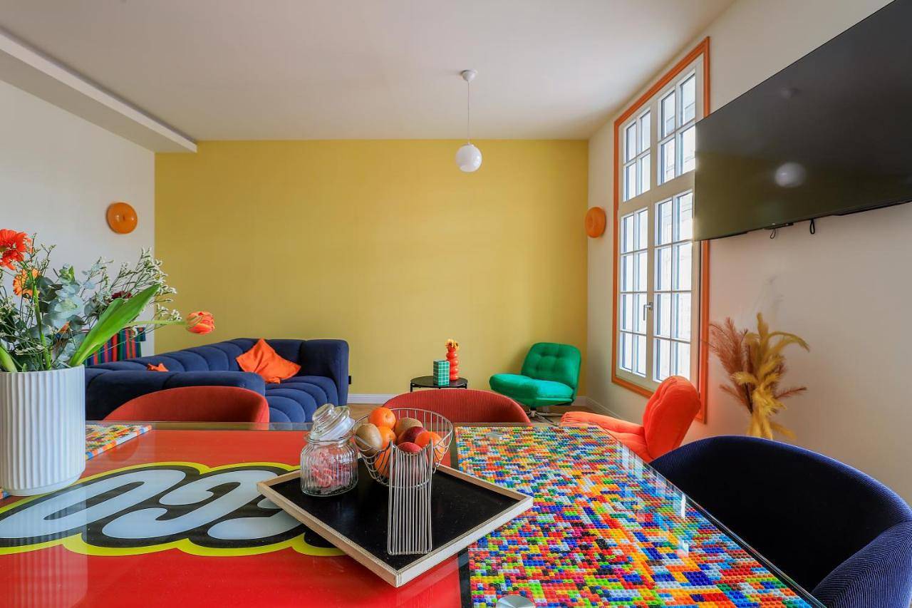 Appartement entier, Duplex coloré 6 personnes Place des Héros - vue Beffroi - Centre ville in Arras, Région d'Arras