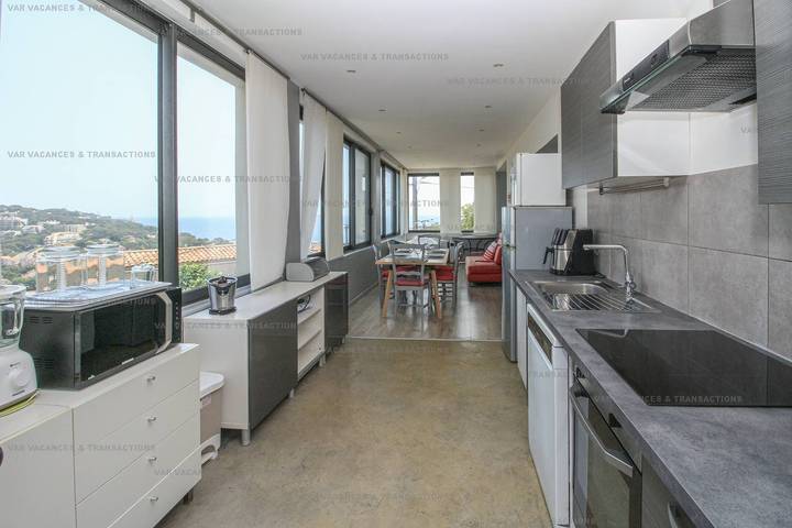 Apartamento vacacional entero, Vista al mar, contemporánea, todo a pie, puerto y playas...Jardín, Terraza, 2 Baños in Saint-Mandrier-sur-Mer, Costa mediterránea (Francia)